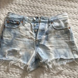 Levi’s Cloud Wedgie Fit Shorts